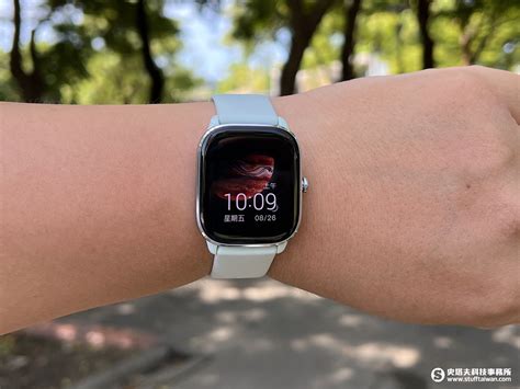 Amazfit GTS 4 mini智慧錶實測 輕薄小巧，漂亮的螢幕兼具長續航.